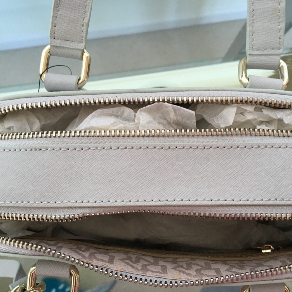 DKNY Light Gray Double Zip Crossbody Handbag NWT - Picture 14 of 15